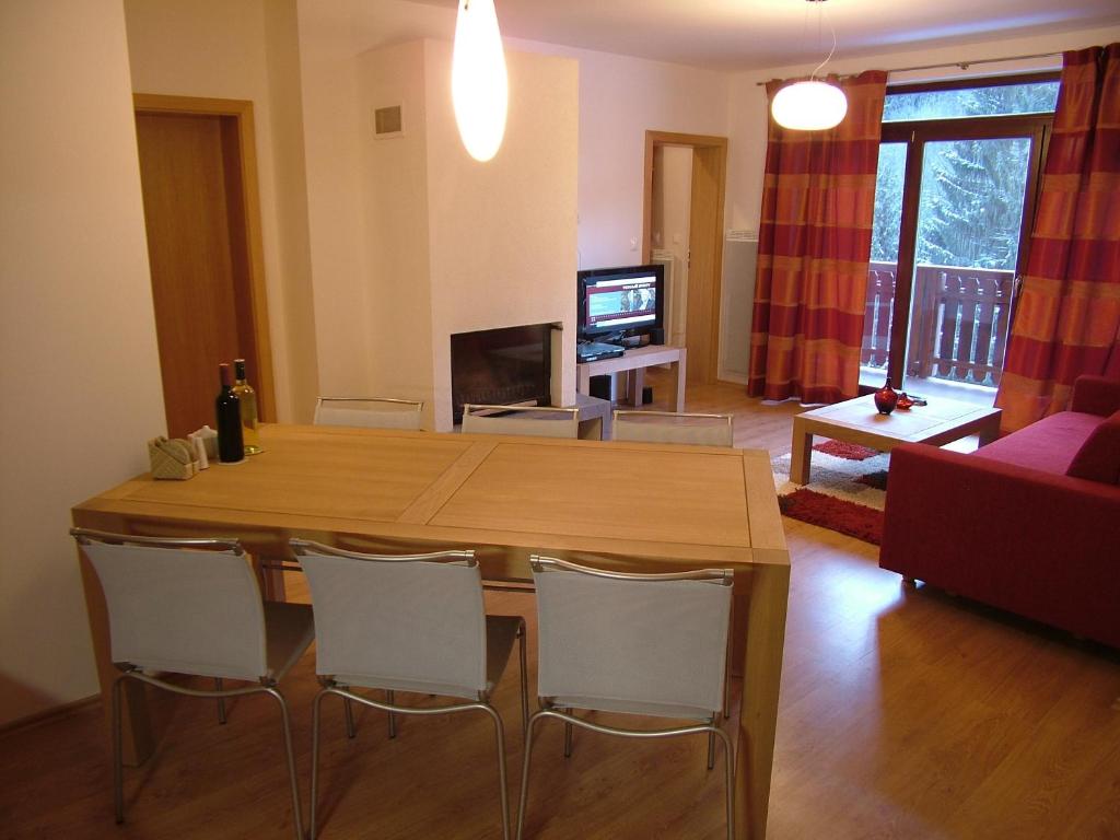 TV a/nebo společenská místnost v ubytování Apartmány HolidayTale