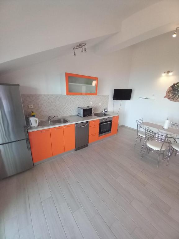 Kuchnia lub aneks kuchenny w obiekcie Apartments Berti