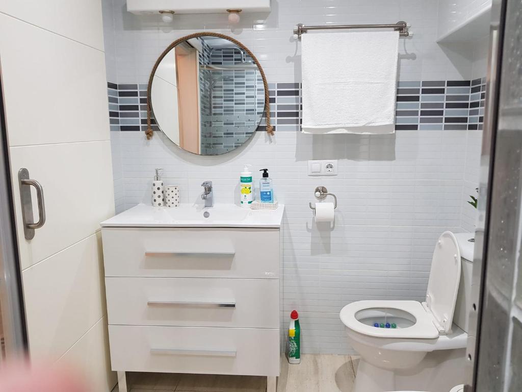 A bathroom at Apartalux Brizo Suites