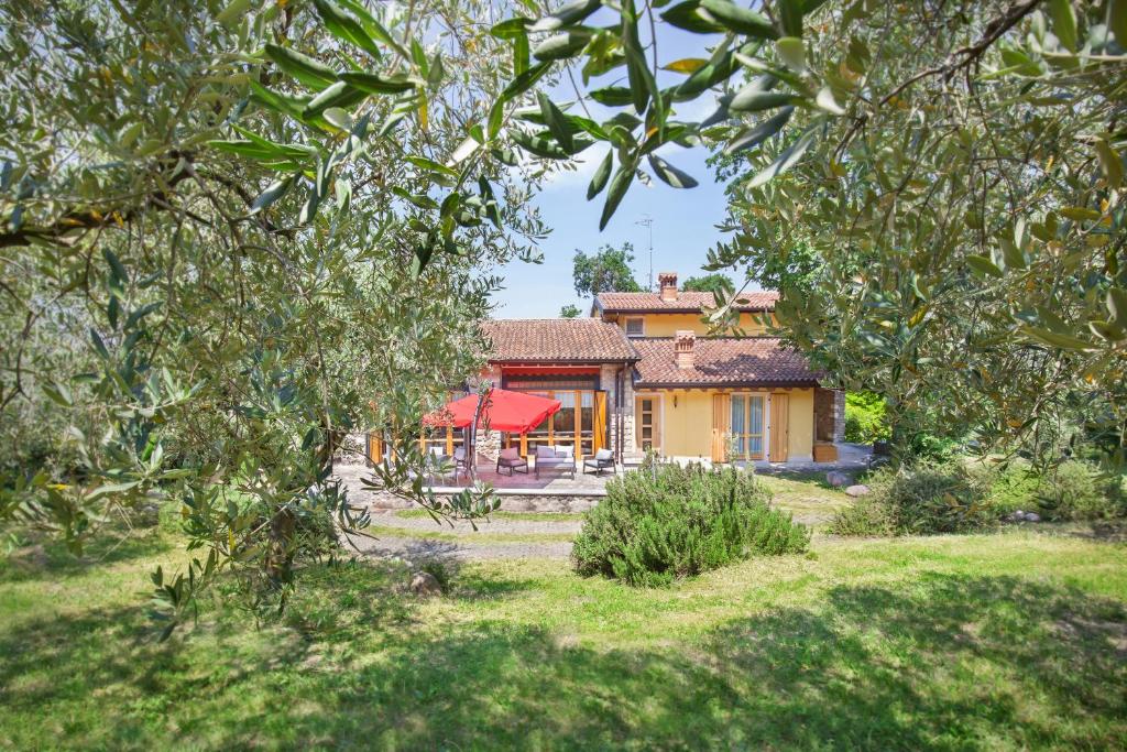 Vonkajšia záhrada v ubytovaní Casa del Bosco