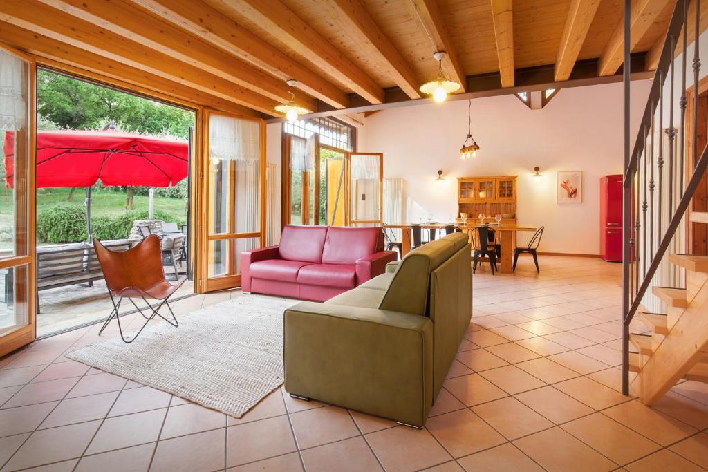 Posedenie v ubytovaní Casa del Bosco
