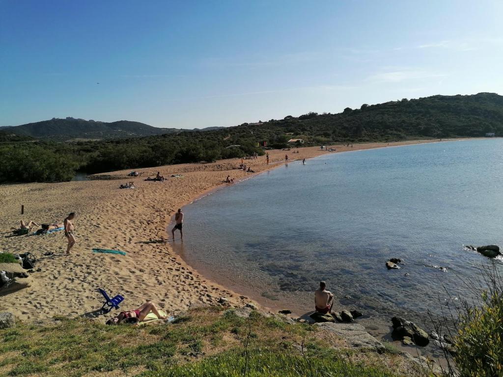 Fotografia z galérie ubytovania Santo Stefano 3 Monolocale di oltre 40 m2 a 200 metri dal mare v destinácii Palau