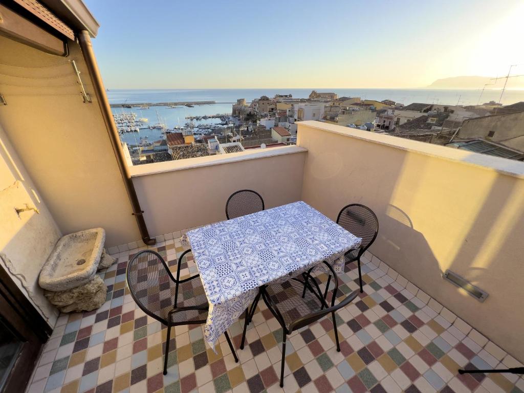 Sicilia Ovest - Sea View Terrace Antiche Scale, Castellammare del Golfo –  Prezzi aggiornati per il 2024