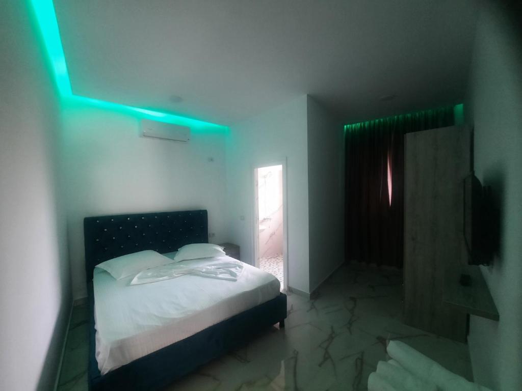 HOTEL MEGNIAR - Budget Tweepersoonskamer