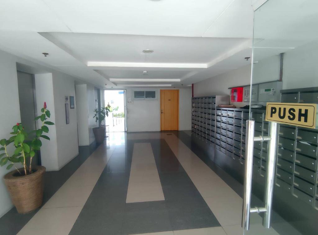 Fotografie z fotogalerie ubytování Davao Condo 2BR Pool Wifi Netflix v destinaci Davao