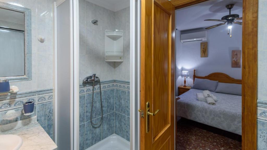 A bathroom at Villa José Andrés Torrox by Ruralidays