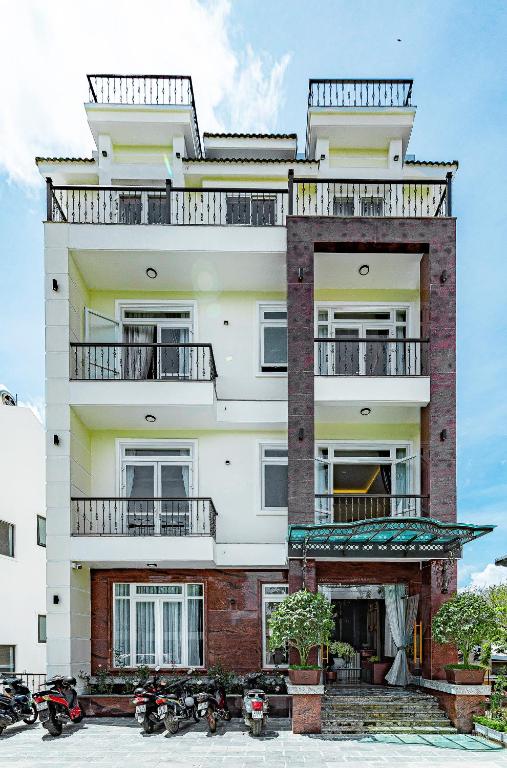 Tòa nhà nơi khách sạn tọa lạc