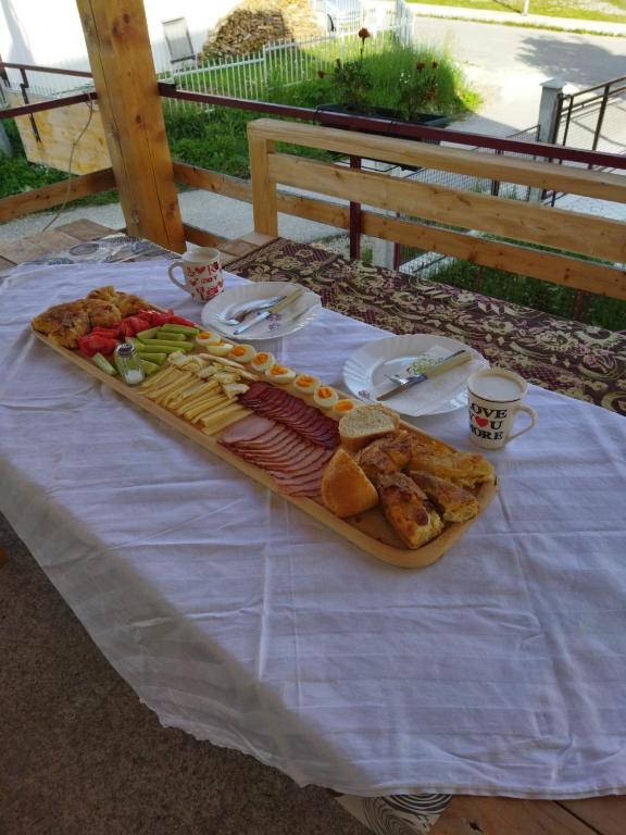 Jídlo v penzionu nebo okolí