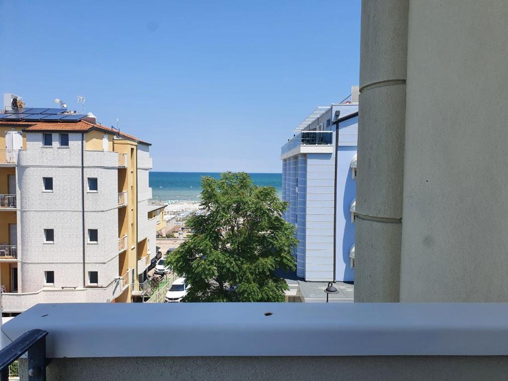 Hotel Moresco Riccione - Piscina Beach Village - Resim 39