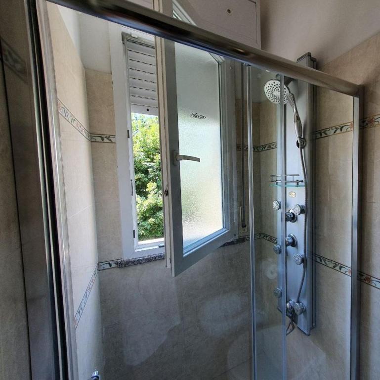 Hotel Moresco Riccione - Piscina Beach Village - Resim 41