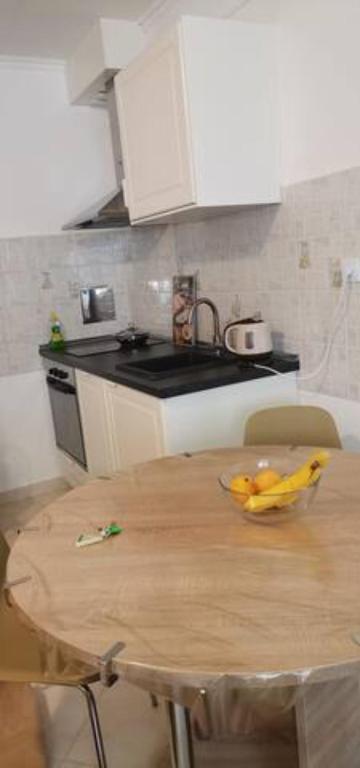 Kuchyňa alebo kuchynka v ubytovaní 1 bedroom flat 15 minutes from the sea and downtown