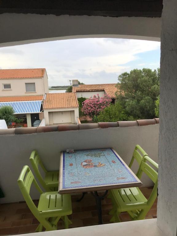 Balkón nebo terasa v ubytování La Largatera
