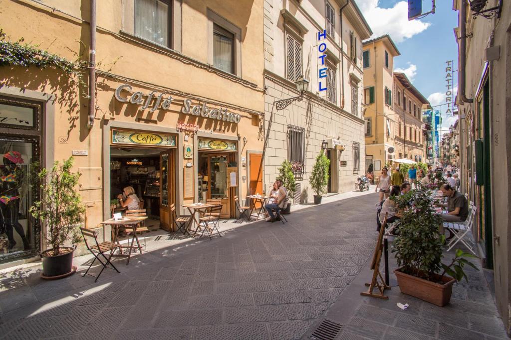 Hotel Nuova Italia - Resim 18