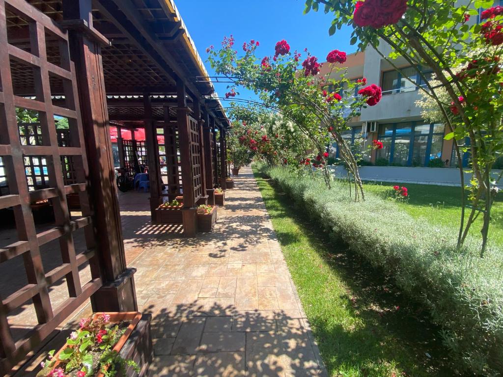 Zahrada ubytování Two bedroom apartment in Trakia Sunny Beach