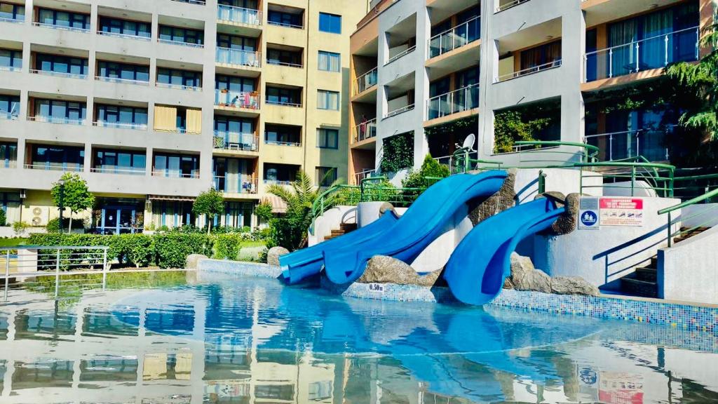 Bazén v ubytování Two bedroom apartment in Trakia Sunny Beach nebo v jeho okolí