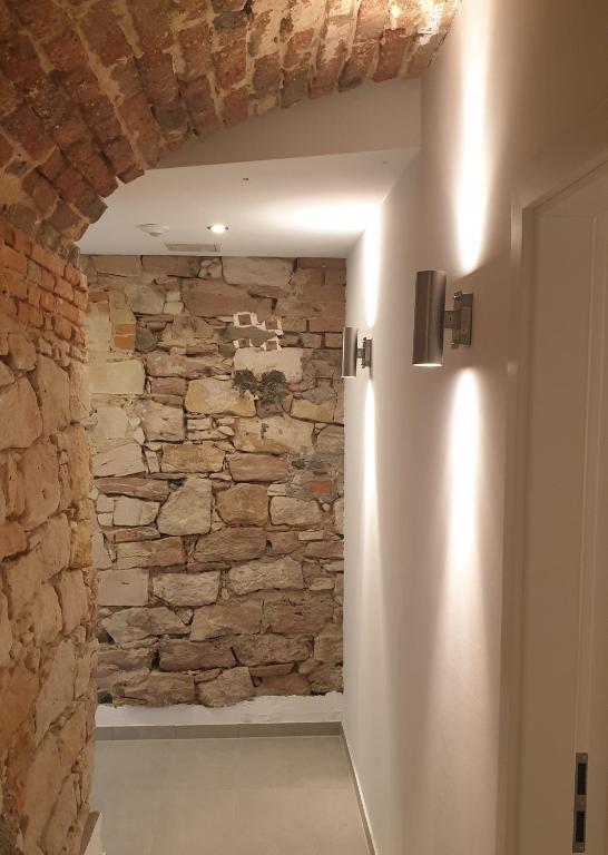 Fotografie z fotogalerie ubytování Apartments & möblierte Zimmer in Kahl am Main, kontaktloser Self Check-in, W-Lan, Schreibtisch, Duschbad, Küchenzeile, PKW-Plätze v destinaci Kahl am Main