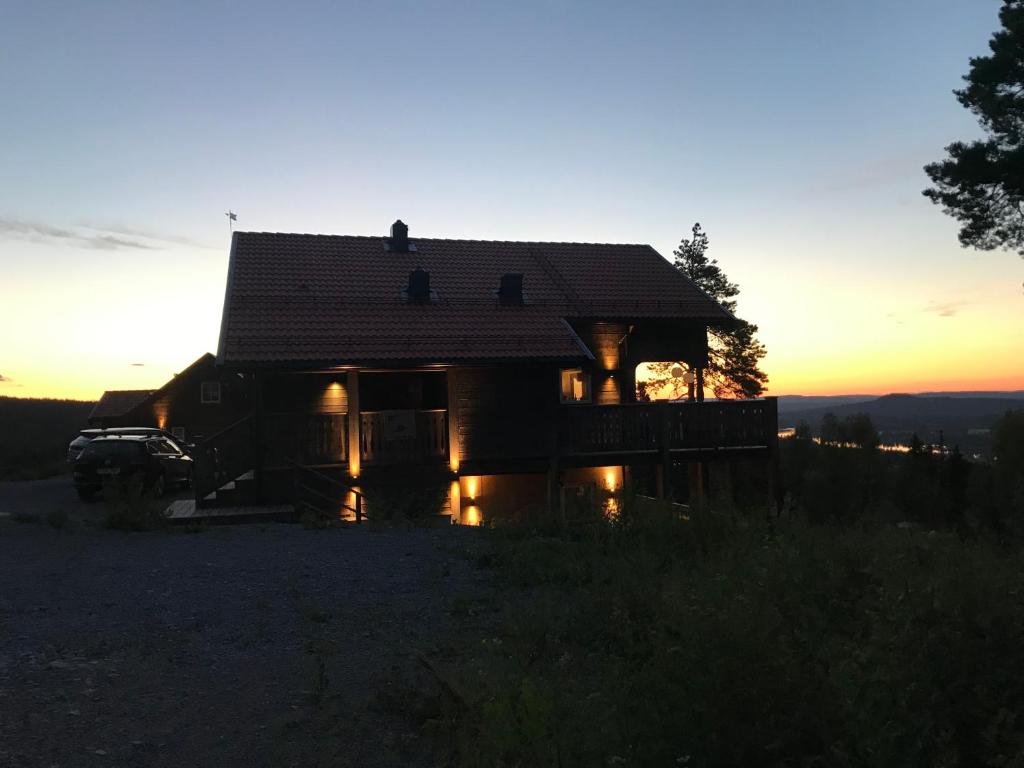 Východ nebo západ slunce při pohledu z apartmánu nebo okolí