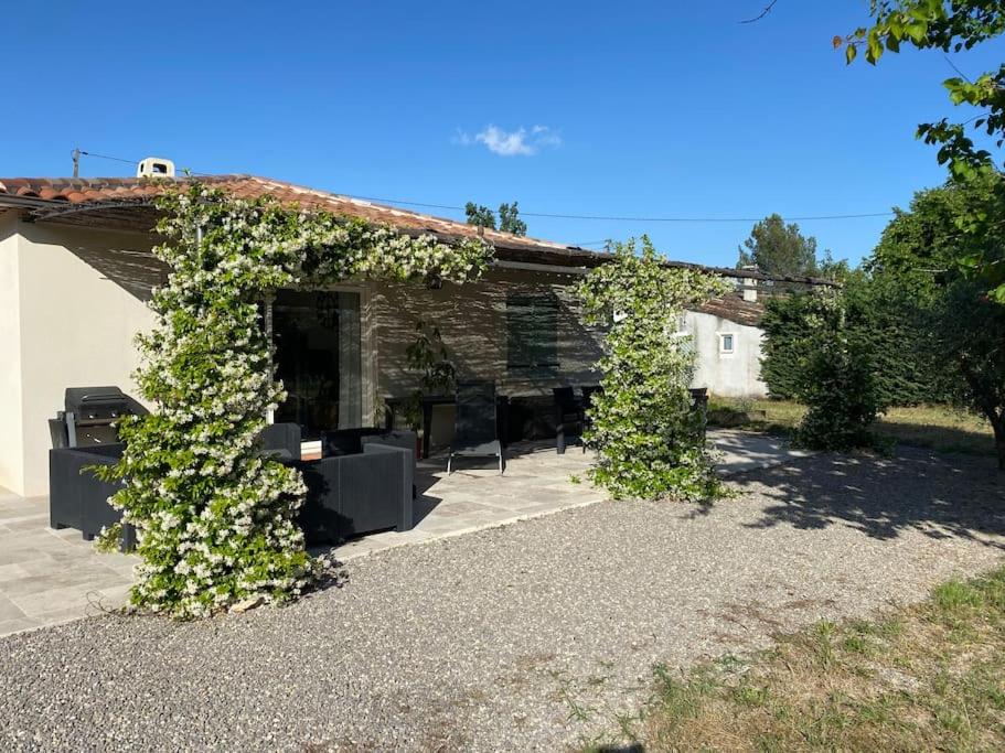 Fotografia z galérie ubytovania Maison de plain pied avec terrain de pétanque v destinácii Draguignan