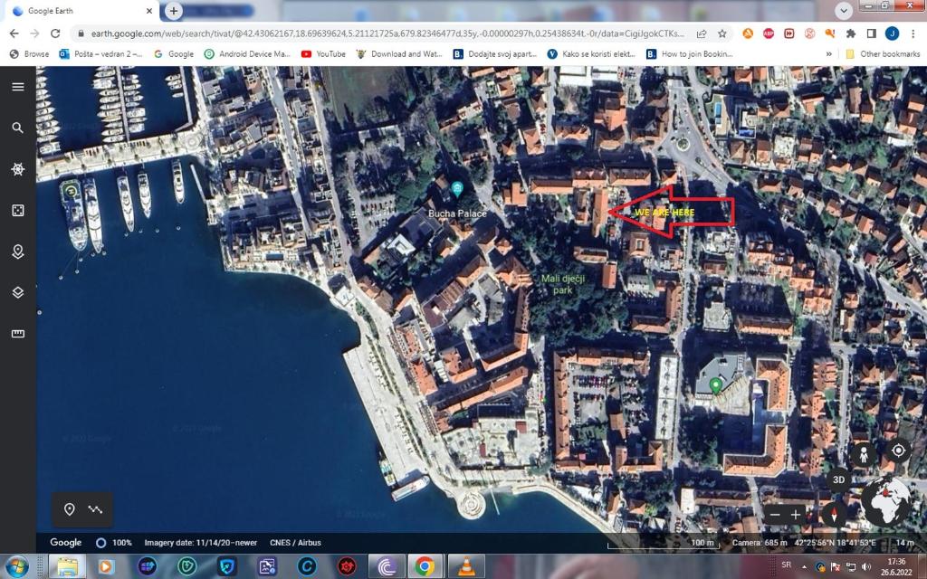 Nespecifikovaný výhled na destinaci Tivat nebo výhled na město při pohledu z apartmánu