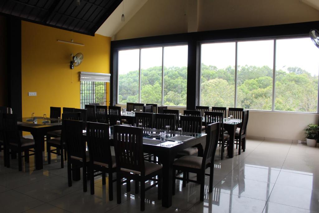 Restaurace v ubytování Pine Clough Resort Vagamon