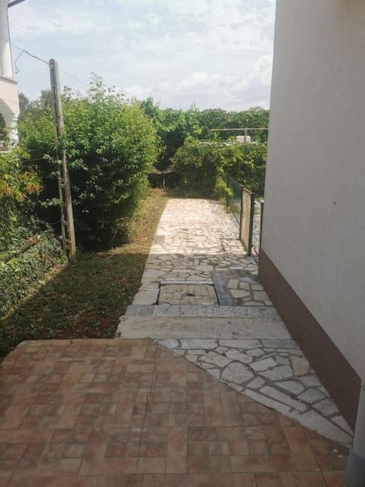 Zdjęcie z galerii obiektu Apartmani Viktorija w Fažanie