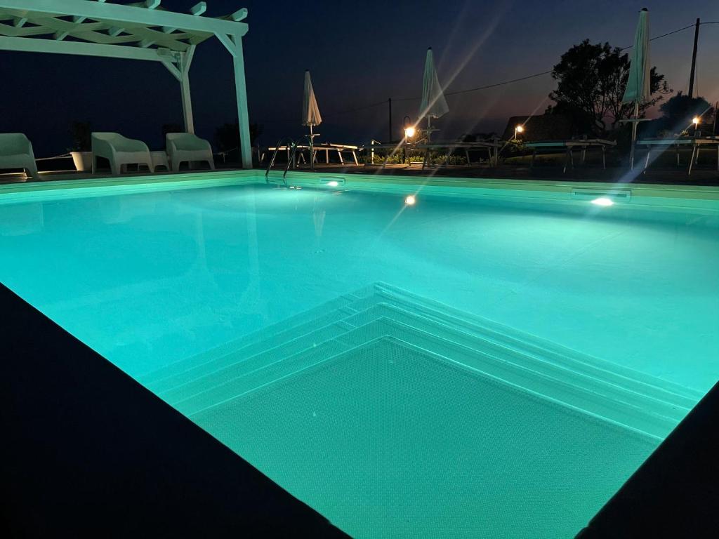 Bazén v ubytování B&B Giglio Marino nebo v jeho okolí