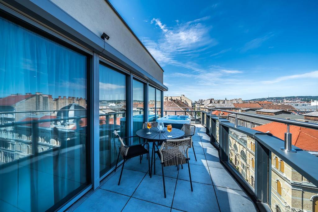 Balkón nebo terasa v ubytování Up Hotel Budapest