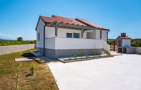 Photo de la galerie de l'établissement Holiday House "Jere & Leon" - Villa With Sea View, à Ljubač