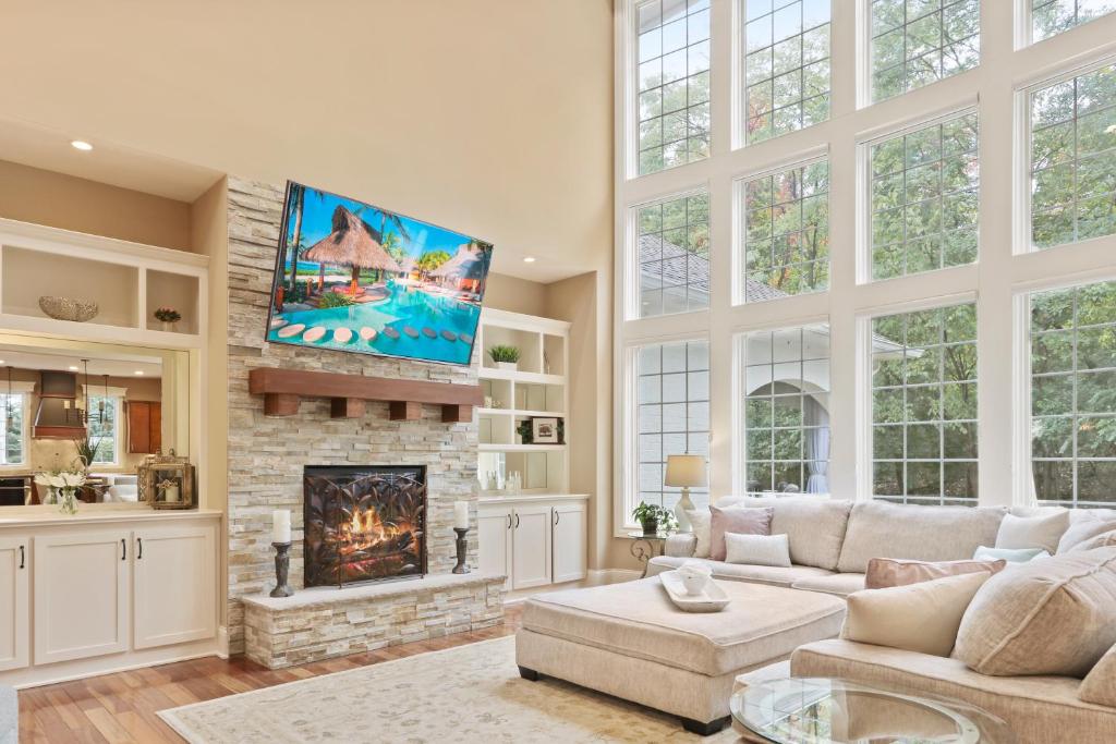 Indy Lakeside, Fishers (updated prices 2024)