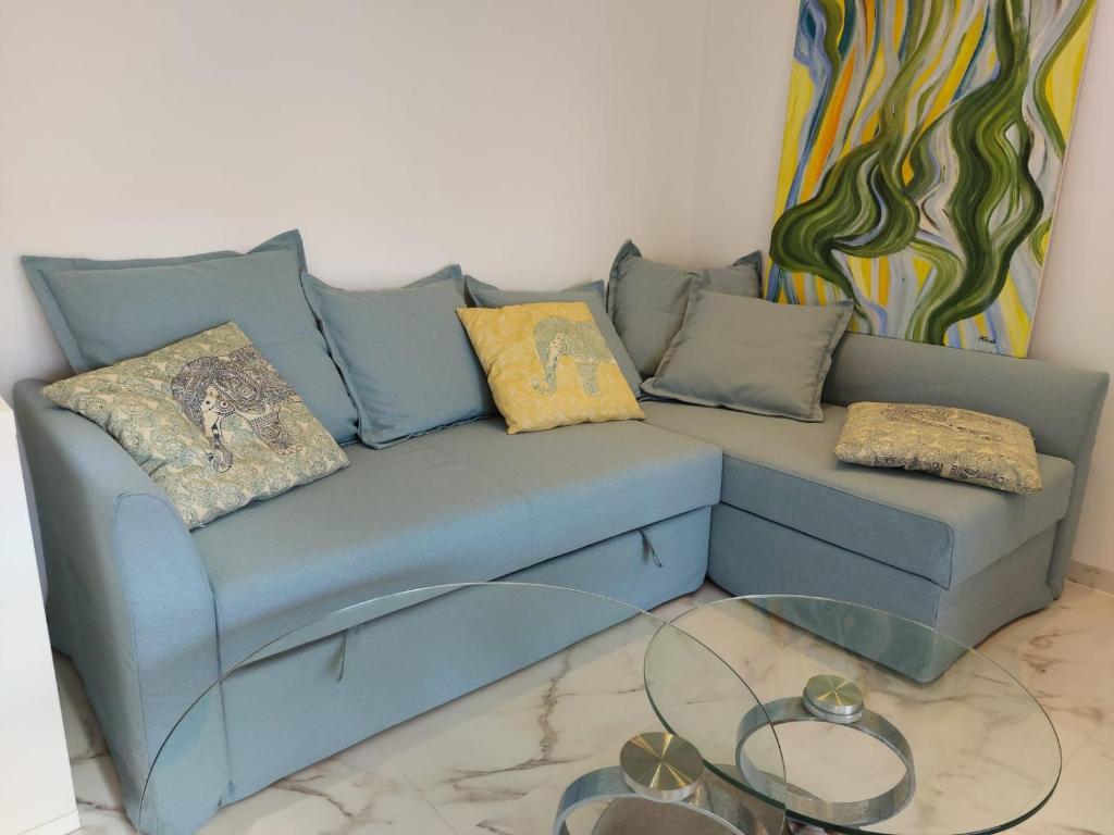 Posezení v ubytování NIDO DEL AMOR deluxe 1a linéa Terraza Indoorpool Wifi Aire Netflix 10 metros a Cala del Pino