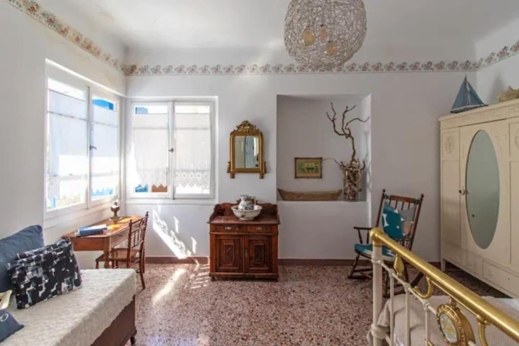 Traditional house inside Filoti, Naxos - Housity
