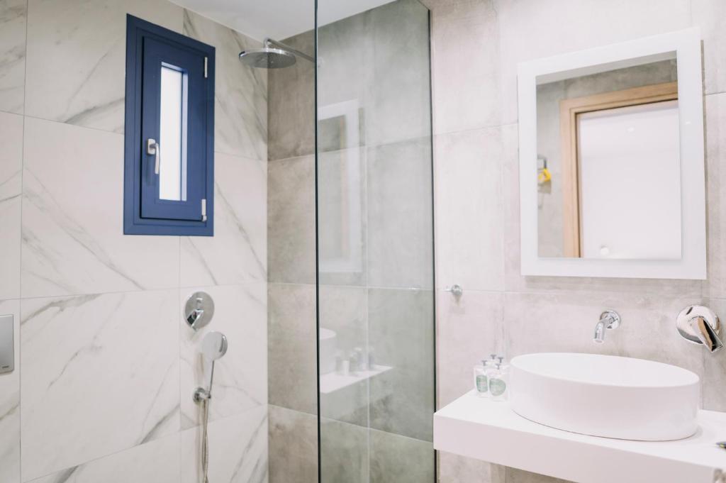 Koupelna v ubytování BLUE STONE Luxury Suites