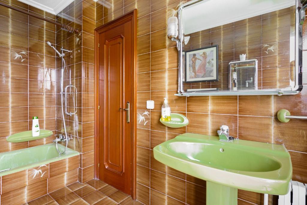 Łazienka w obiekcie Villa Cecilia - Casa marinera con piscina y jardín