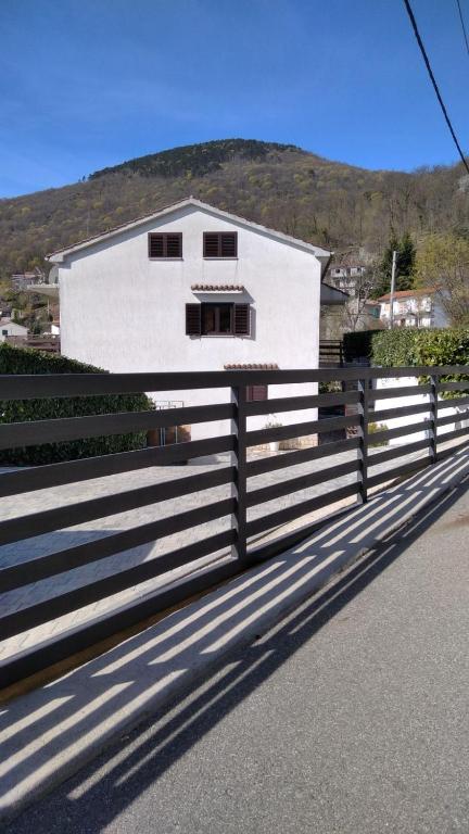 Nespecifikovaný výhled na hory nebo výhled na hory při pohledu z apartmánu