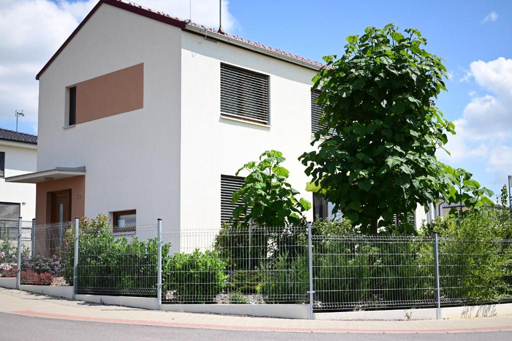 Budynek, w którym mieści się apartament