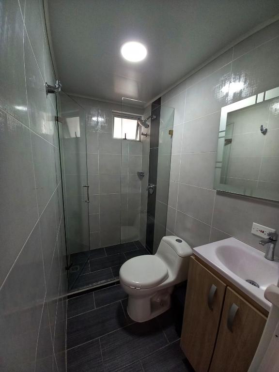 Koupelna v ubytování Apartamento Centro Guatapé, parque y embalse
