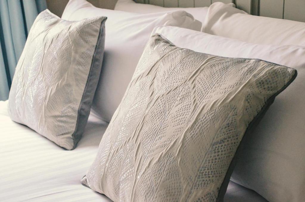 Gregory by the Warren Collection - Resim 23