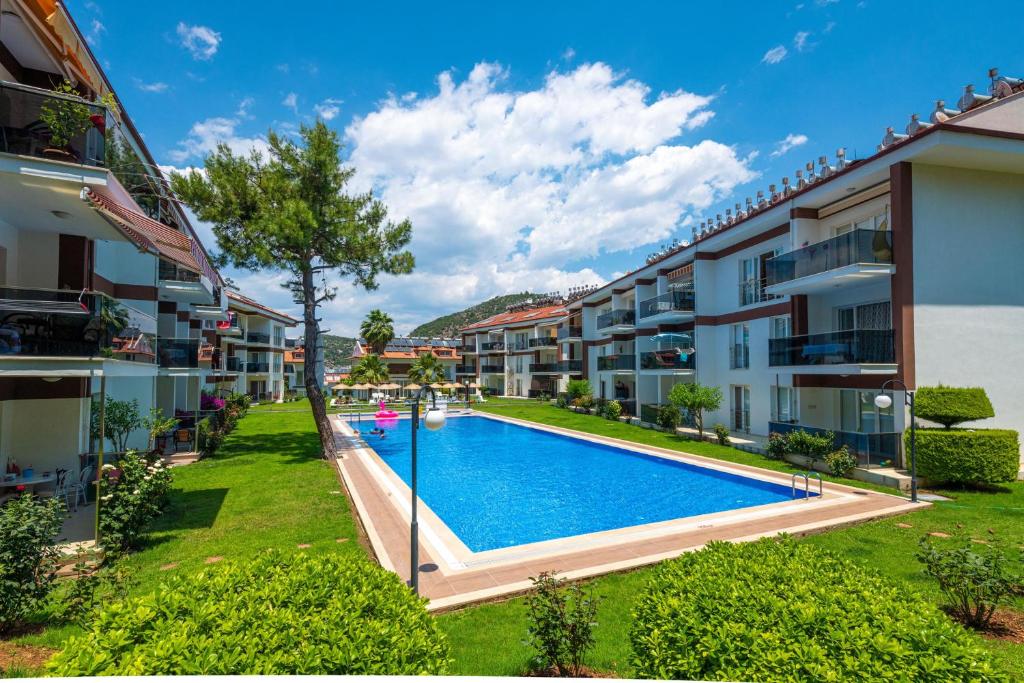 Spacious Apartment with Pool and Forest View in Fethiye