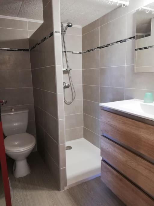 Kúpeľňa v ubytovaní Studio 28m2 climatisé,WIFI, proche des calanques,plages
