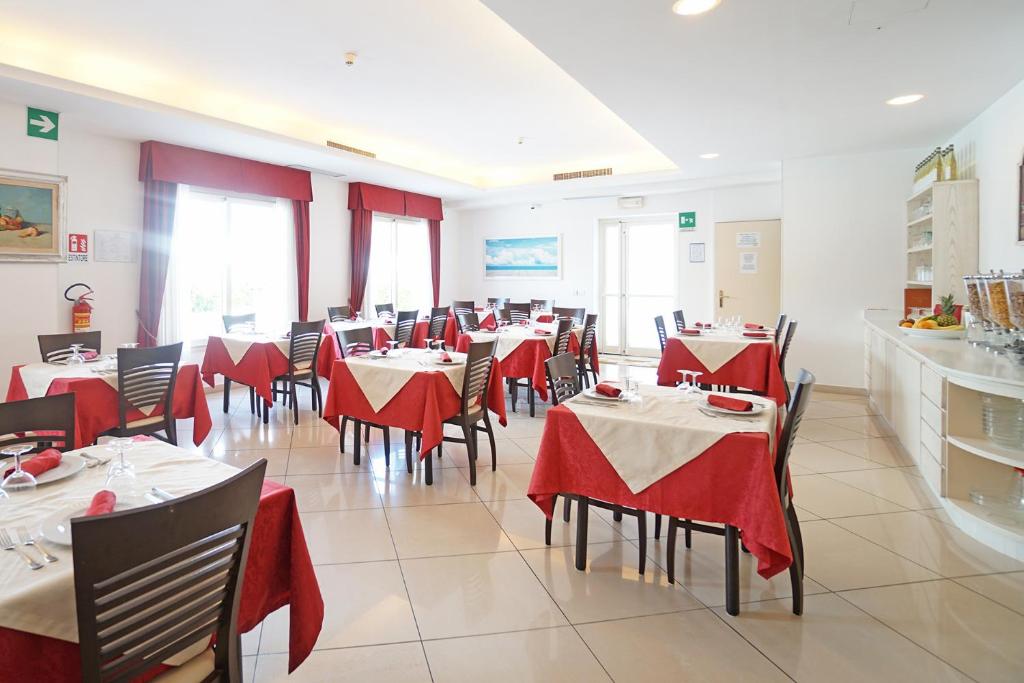 Restaurace v ubytování HOTEL PIGALLE
