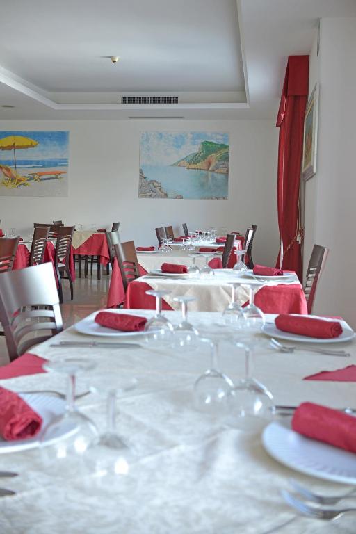 Posezení v ubytování HOTEL PIGALLE