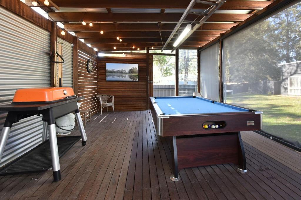 Biliár nebo kulečník v ubytování Rose Cottage Studio Romantic or Solo Getaway. Spa, Games Room