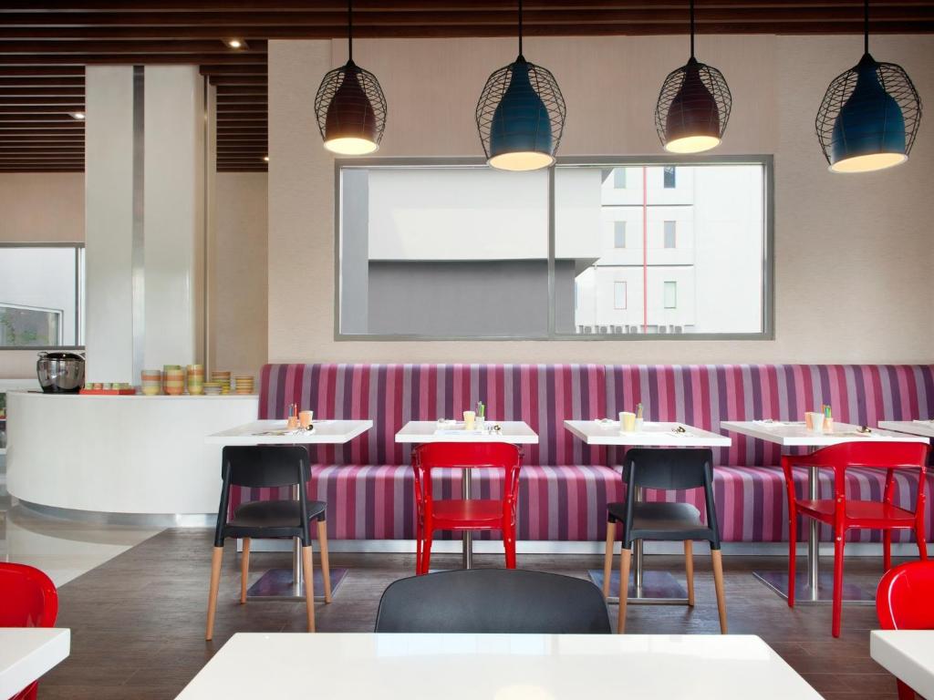 Posezení v ubytování Ibis Styles Jakarta Airport