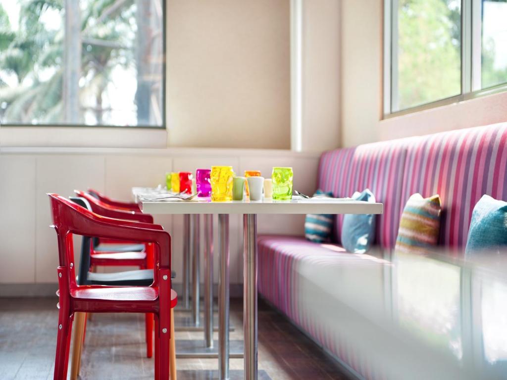 Posezení v ubytování Ibis Styles Jakarta Airport