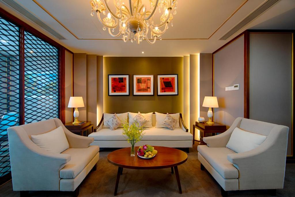 Posezení v ubytování Grand Tourane Hotel Da Nang