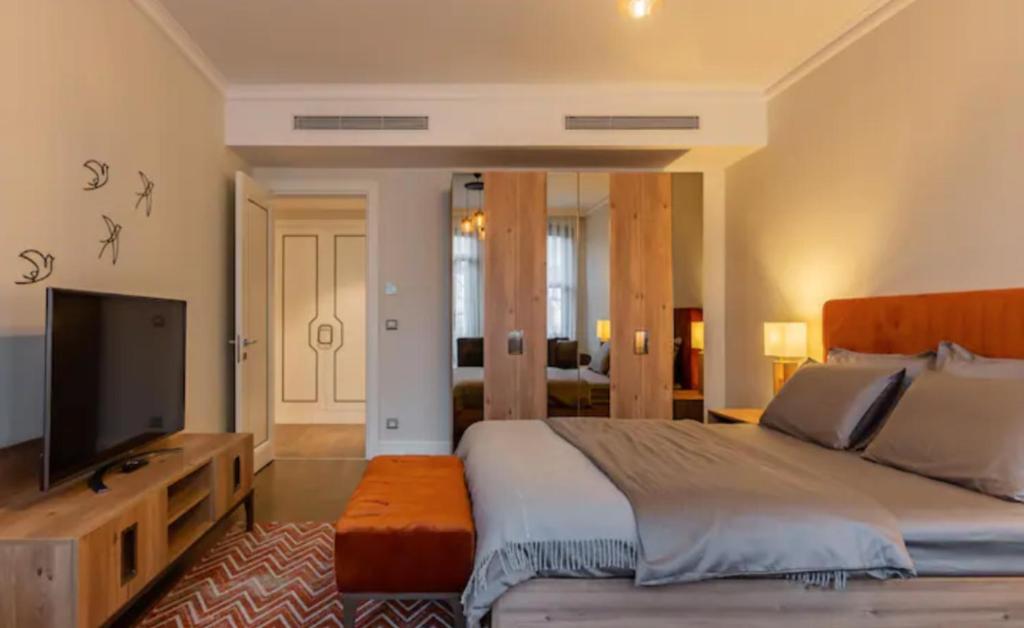Postel nebo postele na pokoji v ubytování Istanbul Taksim 360 Luxury Apartment
