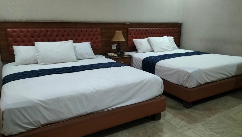 Hotel Rest INN - Sala Familiar De Lujo