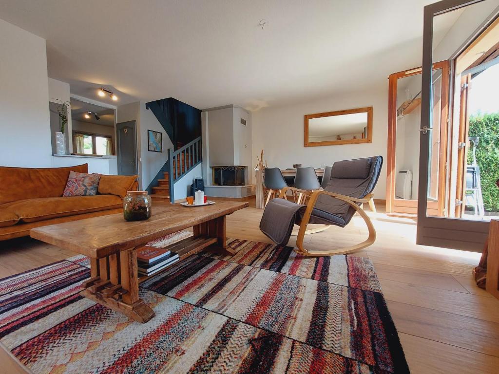 Photo de la galerie de l'établissement Le Cocon proche du lac d'Annecy, à Sévrier