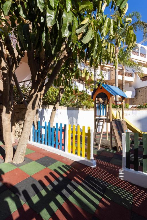 Herní místnost nebo prostor pro děti v ubytování Oceanfront Tenerife South Albatros 125