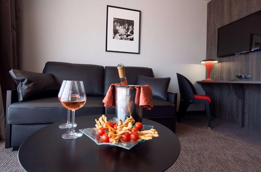 Best Western Premier Le Patio des Artistes Wellness Jacuzzi - Resim 40